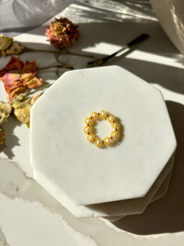 byel.beauty Daisy Ring
