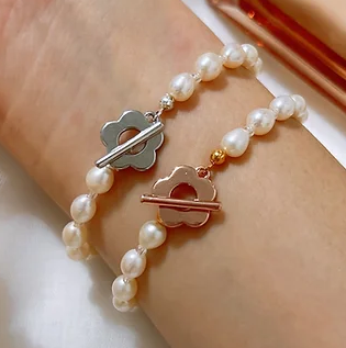 byel.beauty Freshwater Pearl Bracelet